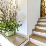 Anthyllis דירה